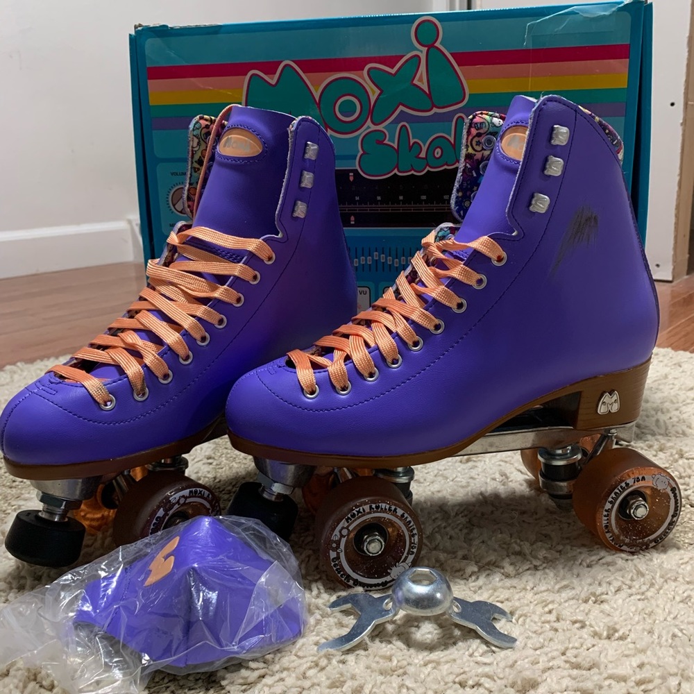 Moxi Beach Bunny Quad Roller Skates